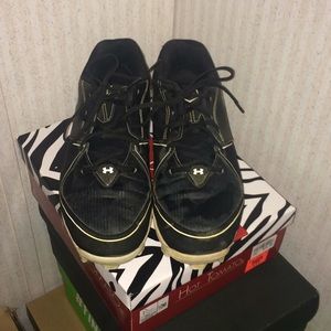 size 8.5 softball cleats